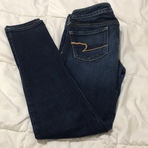 >Dark wash American eagle jeans